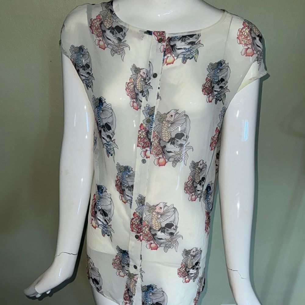 Sophie Max -white cap sleeve skull print blouses